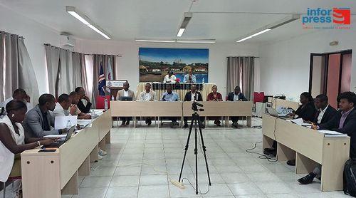 São Miguel: Assembleia Municipal aprecia execução de 2025 com posições divergentes