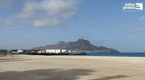 São Vicente: Banhistas já podem frequentar praia da Laginha mas Cova Inglesa aguarda intervenção – capitão dos Portos
