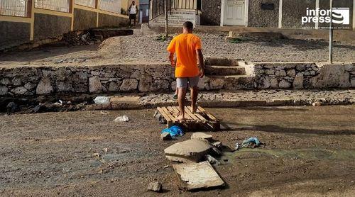 São Vicente/Rains: Augusto Neves points to lack of equipment as the biggest obstacle to solving the sewage problema