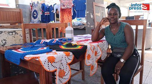 Santa Catarina: Jovem artesã transforma crochê em arte e sustento e sonha com um espaço próprio para expandir o seu trabalho