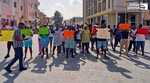 Boa Vista: Trabalhadores do saneamento da câmara municipal protestam por salários dignos e contra dívidas ao INPS