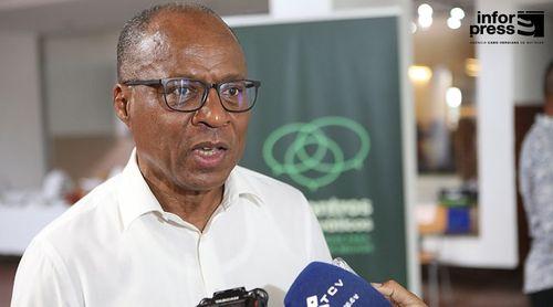 Ulisses Correia e Silva destaca compromisso com educação e aposta no ensino superior (c/áudio)