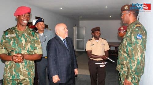 Ilha do Sal: Ministro da Defesa destaca boa conservação e capacidade operacional do Comando da Segunda Região Militar