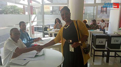 Autárquicas 2024/Porto Novo: Candidata do PAICV com sentimento de confiança após exercer direito de voto