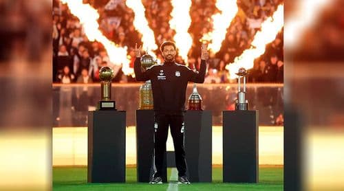 Futebol: Vozinha apresentado pelo Colo-Colo perante mais de 35 mil adeptos