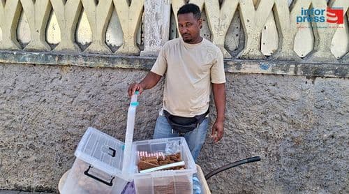 “Zezinho Doceiro” transforma venda de doces em sustento para a família