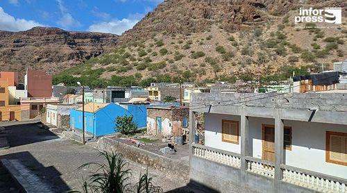 São Nicolau: Moradores de Compedrada reclamam falta de um parque infantil e problemas de iluminação pública