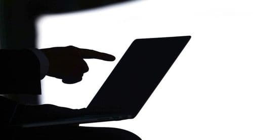 Mais de 20 milhões de crianças foram alvo de abusos sexuais através na internet em 2025