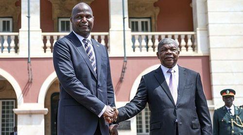 Angola e Moçambique assinam cinco instrumentos jurídicos durante visita de Daniel Chapo 