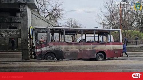 Pelo menos 15 mineiros mortos em ataque russo contra um autocarro na Ucrânia