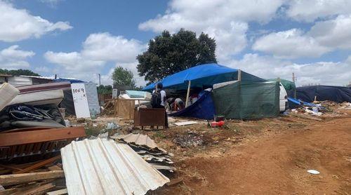 Portugal: Prosseguem limpeza e reconstrução das barracas demolidas no bairro do Talude Militar em Loures