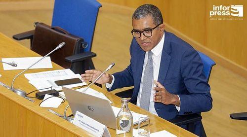 Parlamento: Governo garante que vai continuar com a estruturação das linhas aéreas de Cabo Verde