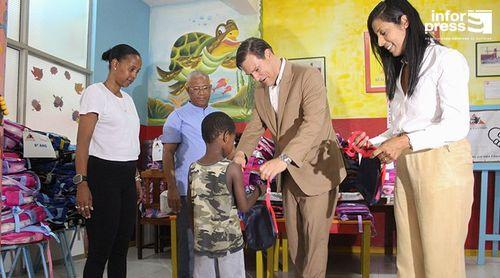 Associação Black Panthers apoia mais de 400 crianças com kits escolares e reafirma aposta na educação