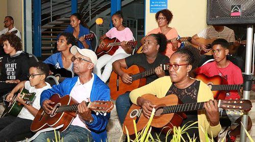 Porto Novo: Ministério da Cultura e Indústrias Criativas preside encontro sobre a formalização da classe artística