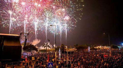 Praia: Kino Cabral, Léo Pereira, Matagal, Márcia Cruz no cartaz da festa de fim de ano em Kebra Kanela