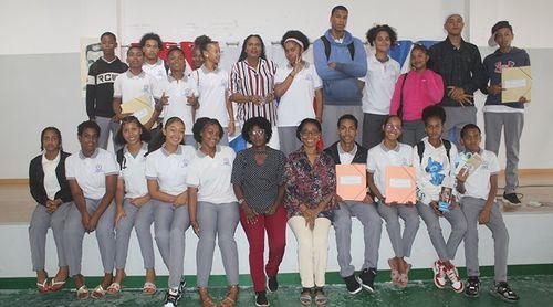 Brava: Vinte e um alunos do secundário concluem formação sobre prevenção ao consumo do tabaco (c/áudio)