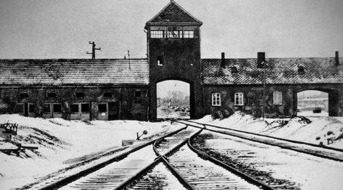 Líderes europeus pedem que a memória do Holocausto não desapareça