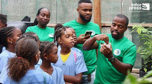 Fundação Maio Biodiversidade inaugura viveiros e hortas escolares para promover educação ambiental e segurança alimentar