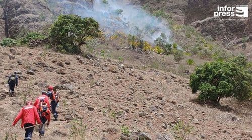 Santo Antão: Bombeiros alertam para perigo das queimadas após incêndio em Caibros