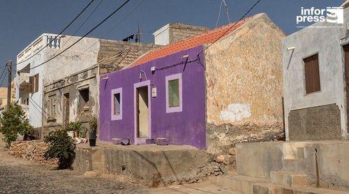 Maio: Emigração e desemprego jovem preocupam moradores de Ribeira Dom João