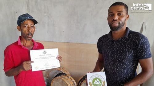 Porto Novo: Noé Cruz já trabalha na confecção de tambores de São João para atender à demanda durante as festas 