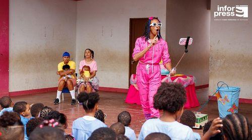 São Vicente: Morabeza Teatro leva “Criança cuidada” à escola de Ribeira Bote para alertar alunos sobre abuso sexual