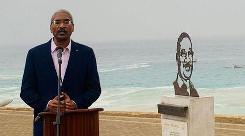Maio: Compositor Betú homenageado com silhueta na avenida Amílcar Cabral