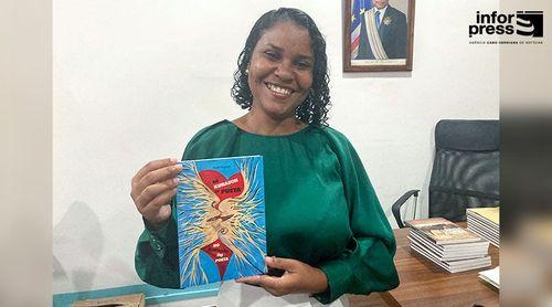 Obra “No coração do Poeta” relata paixão pela poesia do autor Paulo Veríssimo