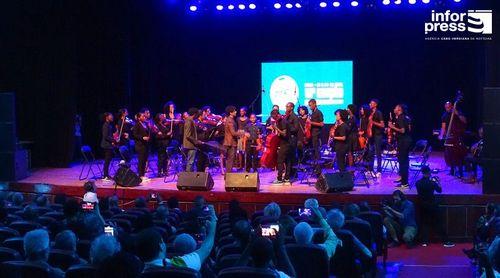 Orquestra da Academia Cesária Évora aclamada na abertura do AME 2024 - organização alerta para necessidade de palcos maiores