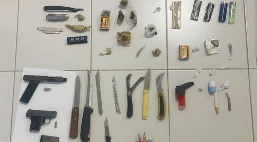 PN apreende 12 armas brancas e 20 embrulhos de estupefacientes em mega-operação na Praia