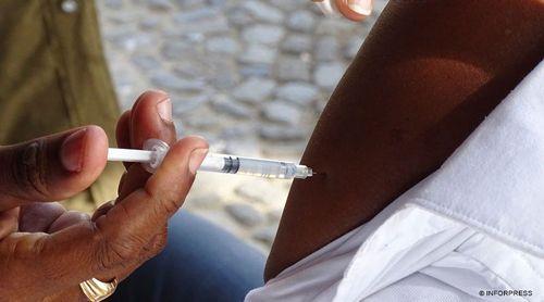 Vacina de baixo custo contra a malária chega a África em Maio