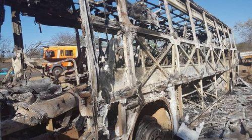Pelo menos 45 mortos em queda de autocarro de ponte na África do Sul