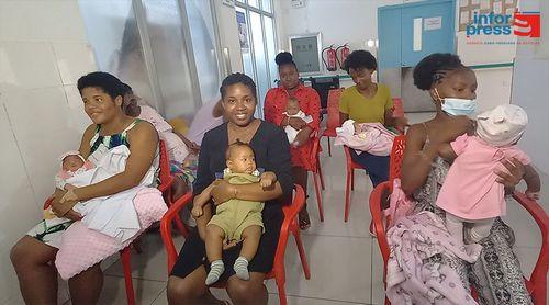 Hospital Universitário Agostinho Neto homenageia doadoras de leite materno
