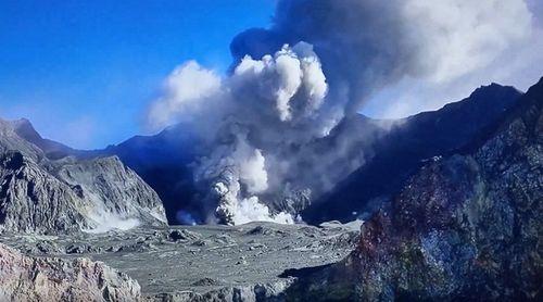 Voos cancelados após erupção vulcânica na Nova Zelândia