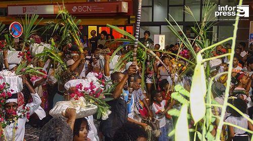 Porto Novo/São João: Quatro grupos de romaria homenageados pela câmara em desfile com milhares de pessoas