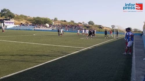 Futebol/Fogo: Académica derrota Vulcânico por 2-1 e mantém firme na liderança do regional
