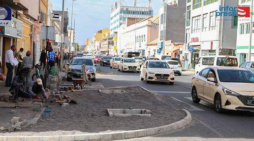 Praia: Condutores e pedestres reclamam da má colocação de canteiros de Planta no centro do Plateau