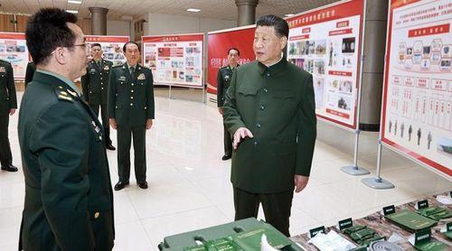 Xi Jinping quer construção de universidades médicas militares de classe mundial na China