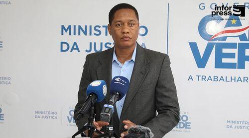 Ministério da Justiça refuta acusações de agentes prisionais recém-formados e admite algum atraso no contrato de estágio probatório