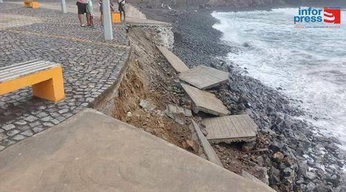 Presidente da câmara do Paul revela preocupação com queda parcial do passeio marítimo da praia de Gi