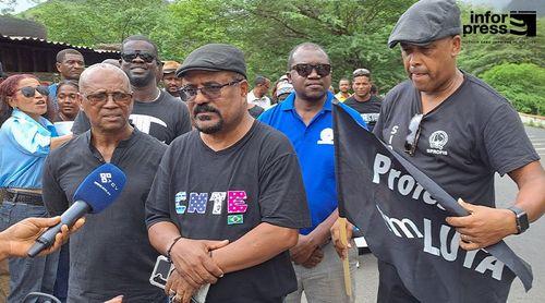 Professores garantem que vão continuar na luta para os seus direitos