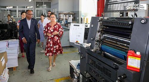 Tipografia Santos investe cerca de 100 mil contos em equipamentos para produção de embalagens de papel