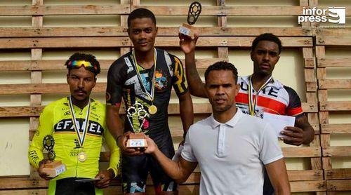 São Nicolau: Helker Cabral vence prova de triatlo no município do Tarrafal