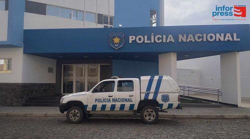 São Vicente: Quatros indivíduos detidos em flagrante delito por roubos a residência e na via pública