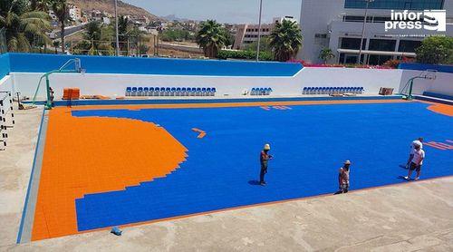 Praia: Recinto externo do Gimno Desportivo Vavá Duarte recebe placas modulares     