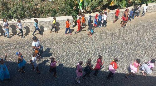 Brava: Desfile do pré-escolar e Escola Básica deu as boas vindas ao Entrudo na “Ilha das Flores”