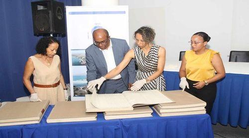 Porto Novo: Arquivo Nacional de Cabo Verde apresenta trabalhos de restauro de livros de matrizes prediais rústicas e urbanas