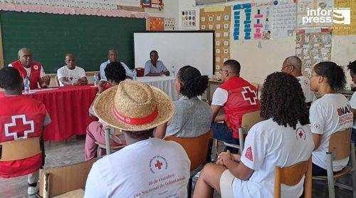 Voluntários da Cruz Vermelha da Praia, São Domingo, Santa Catarina e São Lourenço dos Órgãos reunidos em intercâmbio
