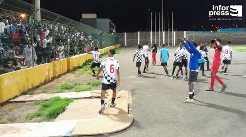 Futebol/São Vicente: Batuque vence Cantareira (2-0) e sagra-se campeão da ilha no escalão sub-17