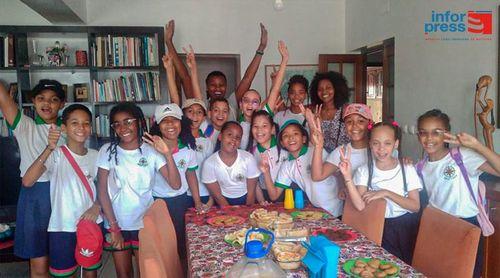 São Vicente: Alunos da Escola Portuguesa resgatam tradição de “Viva bol ma vin”      